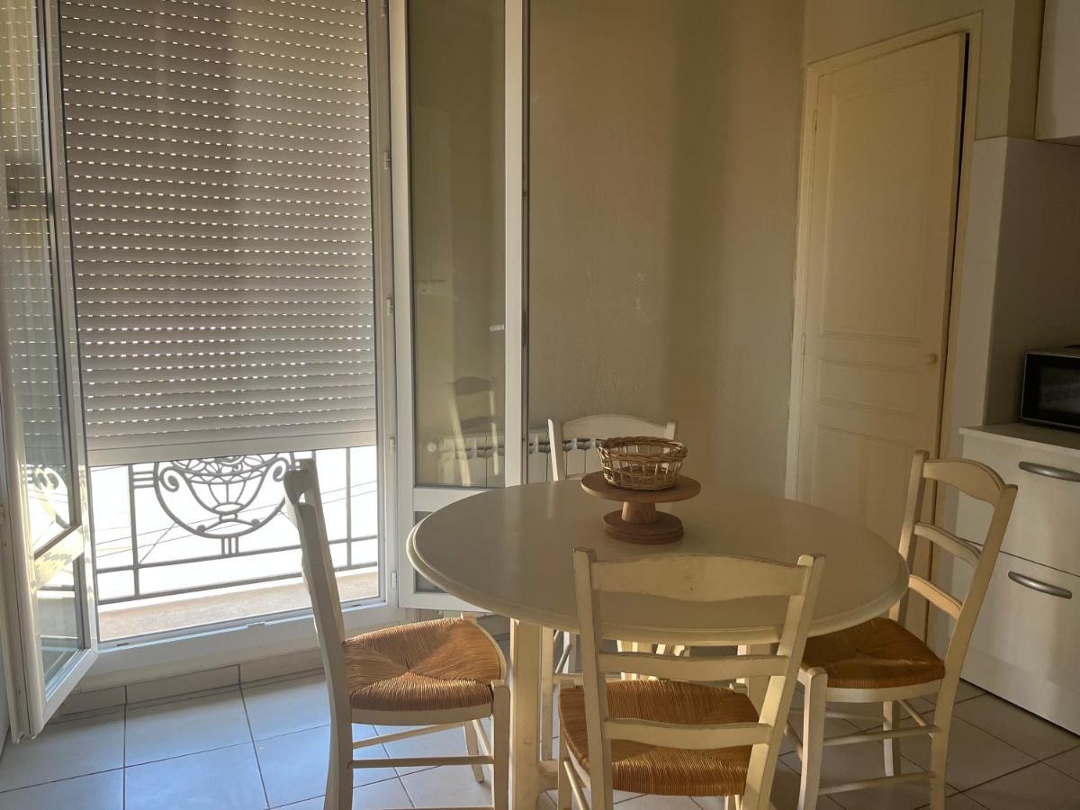 Les Arenes Apartment Безие Екстериор снимка