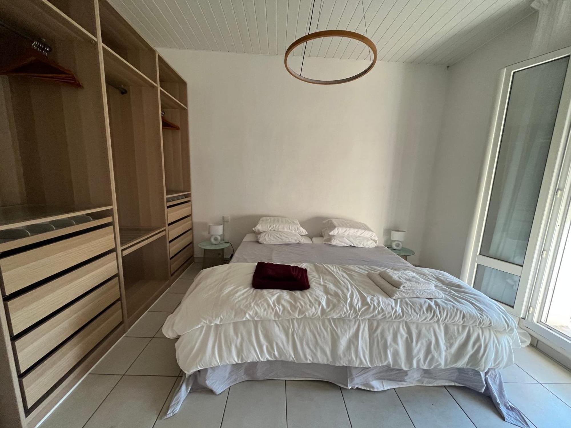 Les Arenes Apartment Безие Екстериор снимка