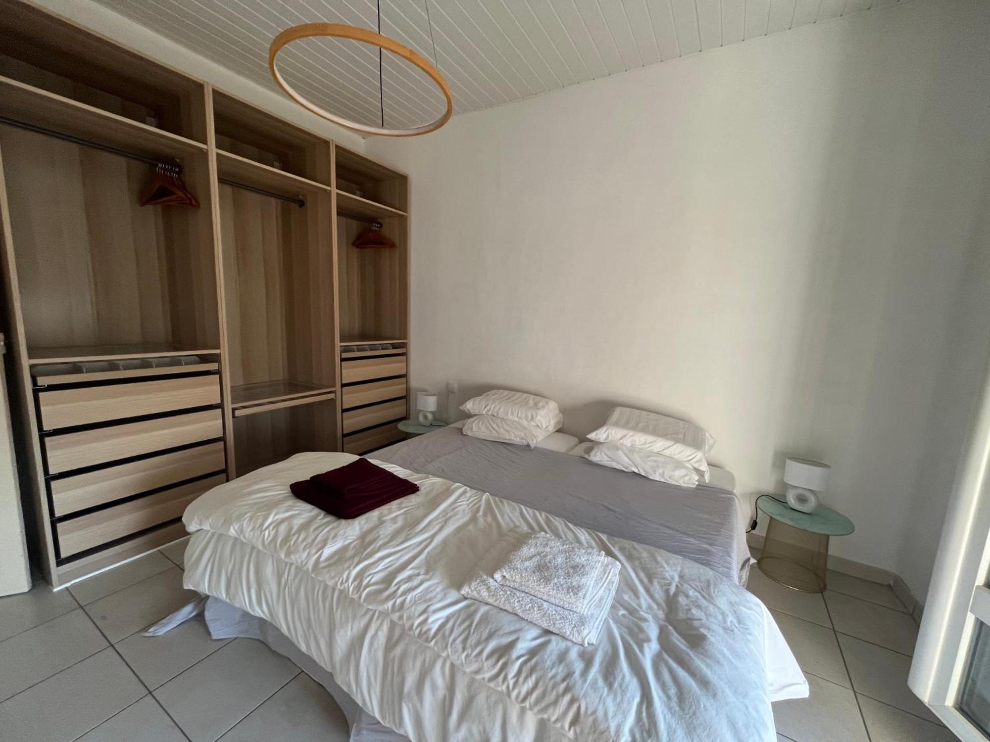 Les Arenes Apartment Безие Екстериор снимка