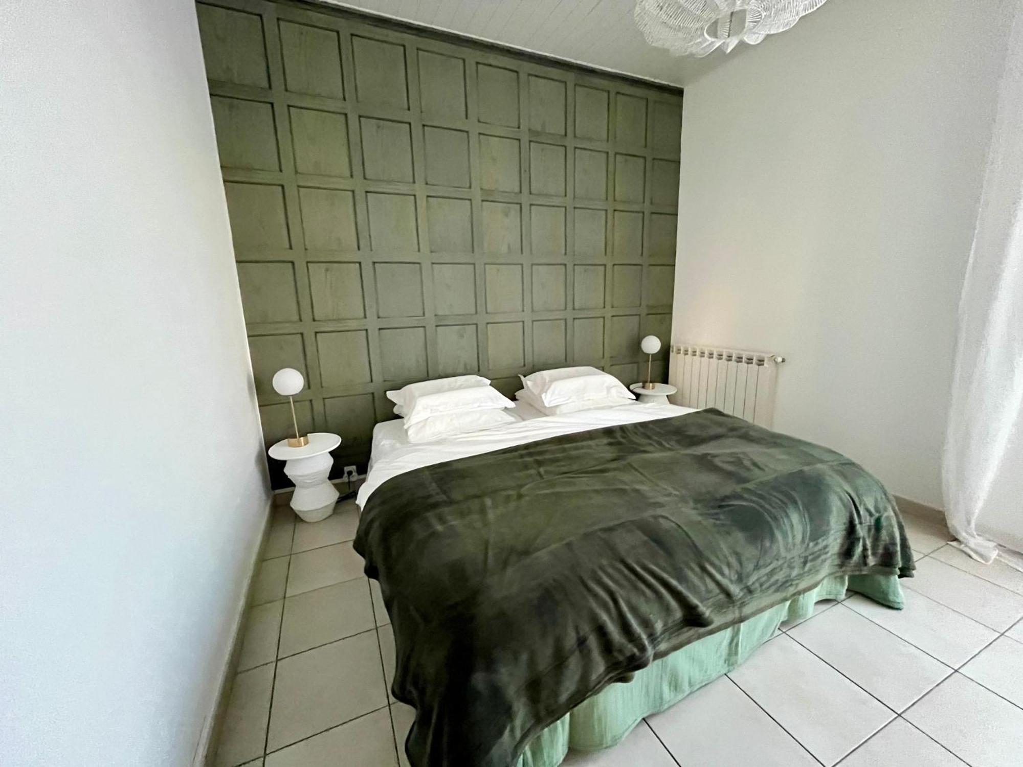 Les Arenes Apartment Безие Екстериор снимка